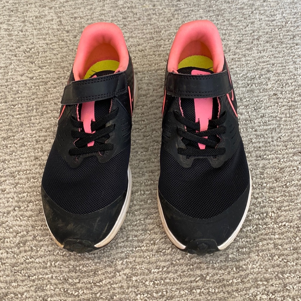 Nike tennis shoes - size 2 (girls)